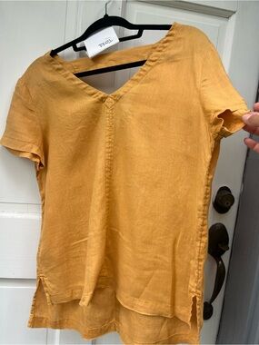 C&C California Mustard V-Neck Short Sleeve Top